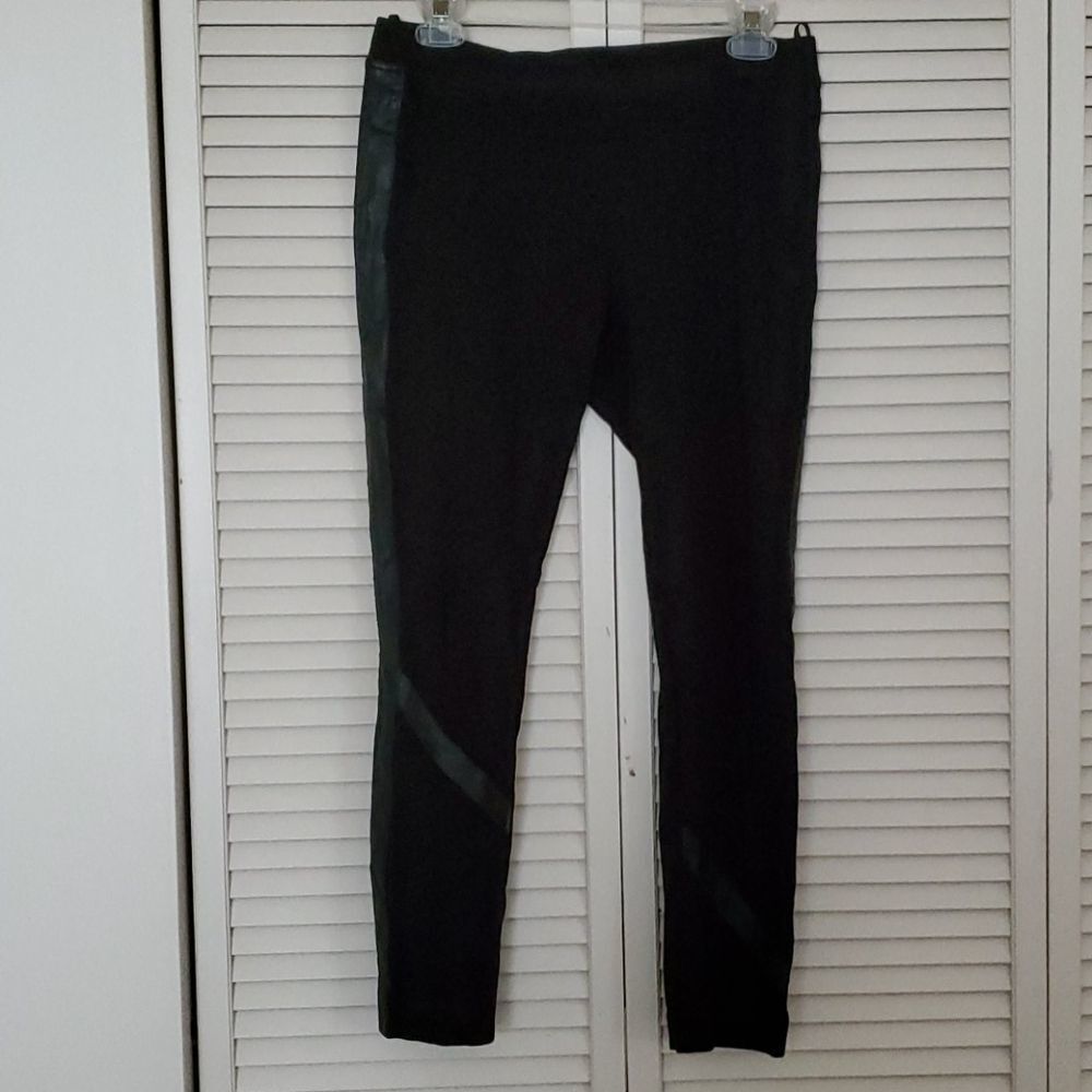 👍DKNY black jeggings with leather strip